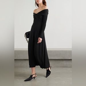 KHAITE
Cerna off-shoulder midi dress